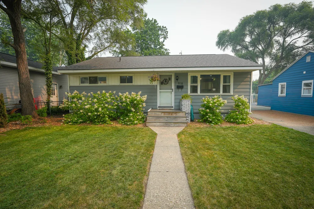 918 Post Road Muskegon, MI 49441