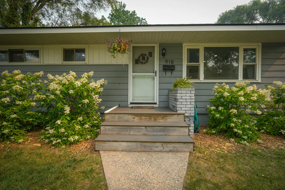 918 Post Road Muskegon, MI 49441
