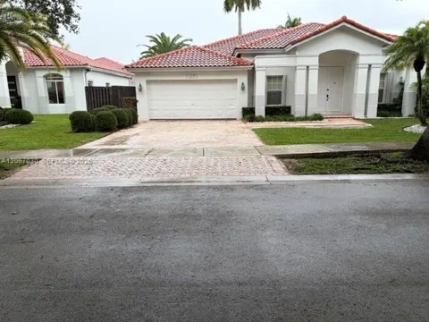 11351 NW 64th Ter
