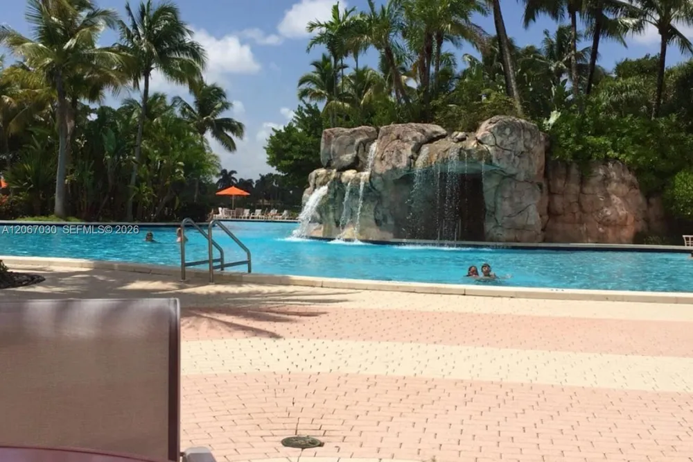 11351 NW 64th Ter Doral, FL 33178