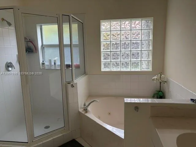 11351 NW 64th Ter Doral, FL 33178