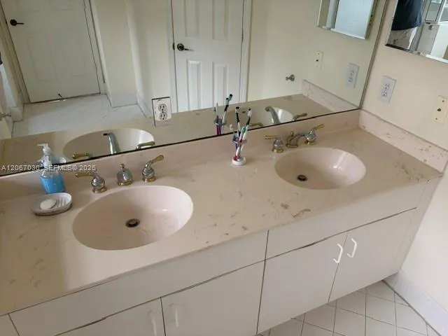 11351 NW 64th Ter Doral, FL 33178