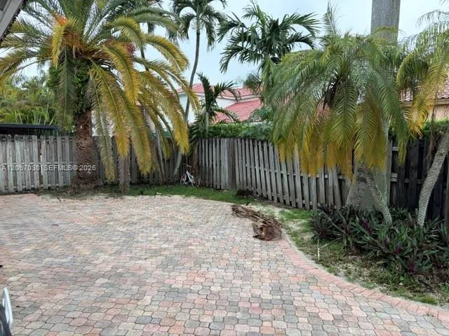 11351 NW 64th Ter Doral, FL 33178