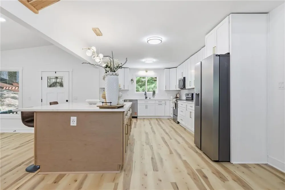130 Council Oak Loop Waleska, GA 30183