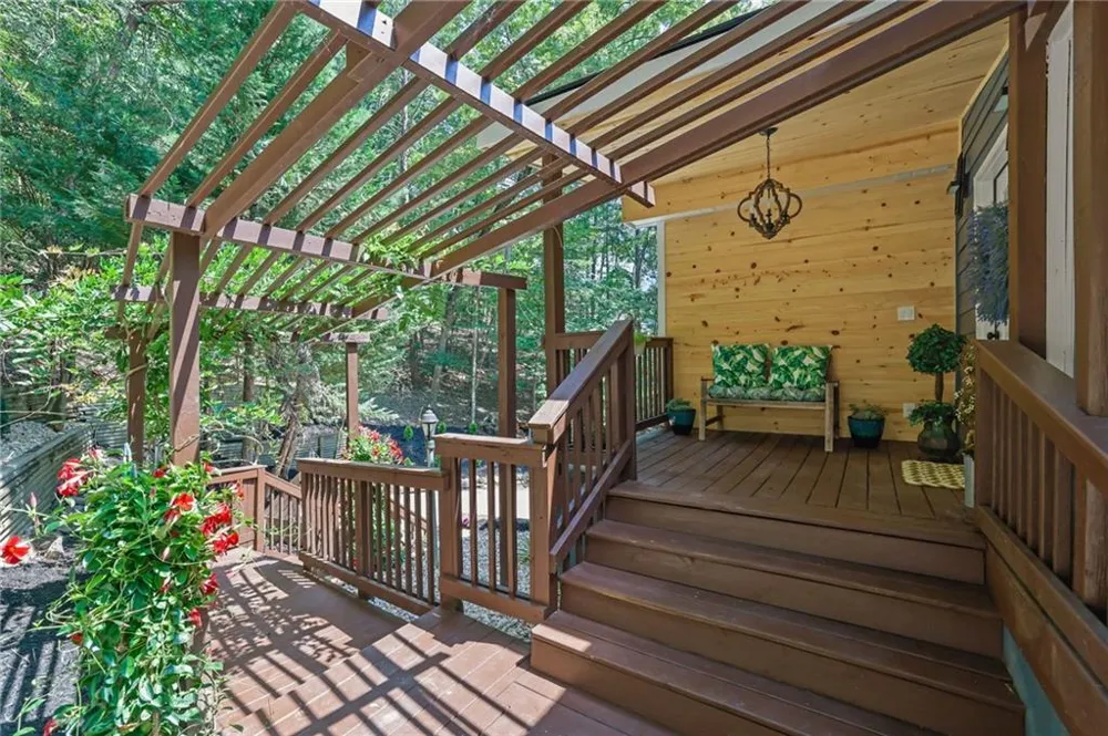130 Council Oak Loop Waleska, GA 30183