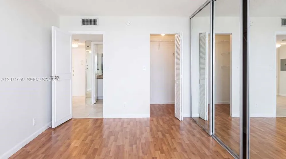 1000 Parkview Dr #511 Hallandale Beach, FL 33009