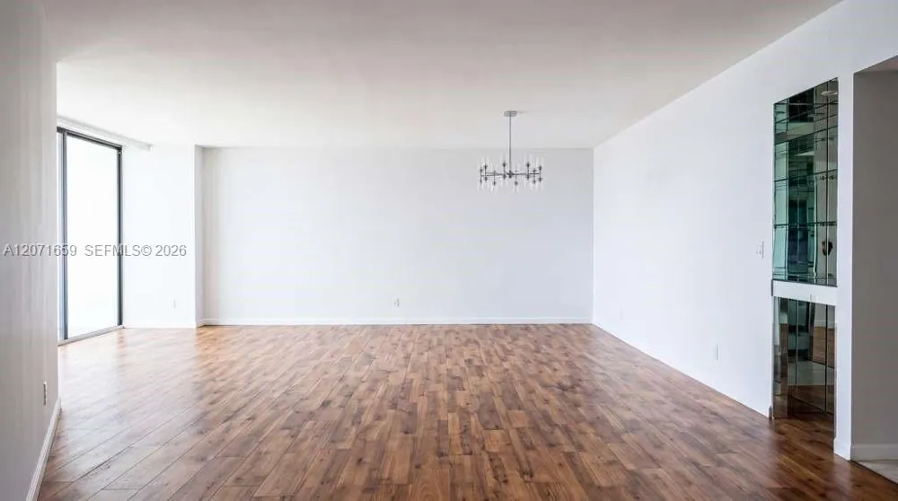 1000 Parkview Dr #511 Hallandale Beach, FL 33009