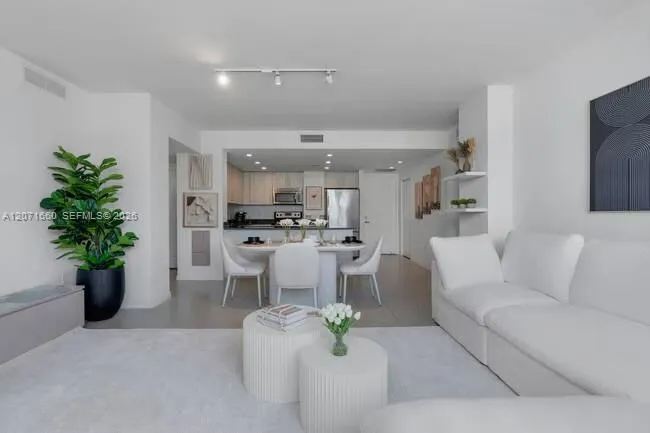 7525 E Treasure Dr #410 North Bay Village, FL 33141