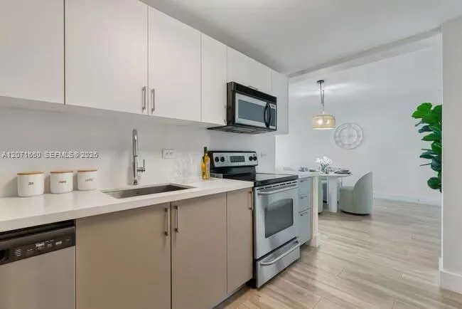 7525 E Treasure Dr #410 North Bay Village, FL 33141