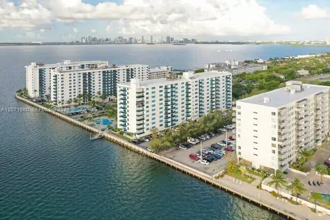 7525 E Treasure Dr #410 North Bay Village, FL 33141