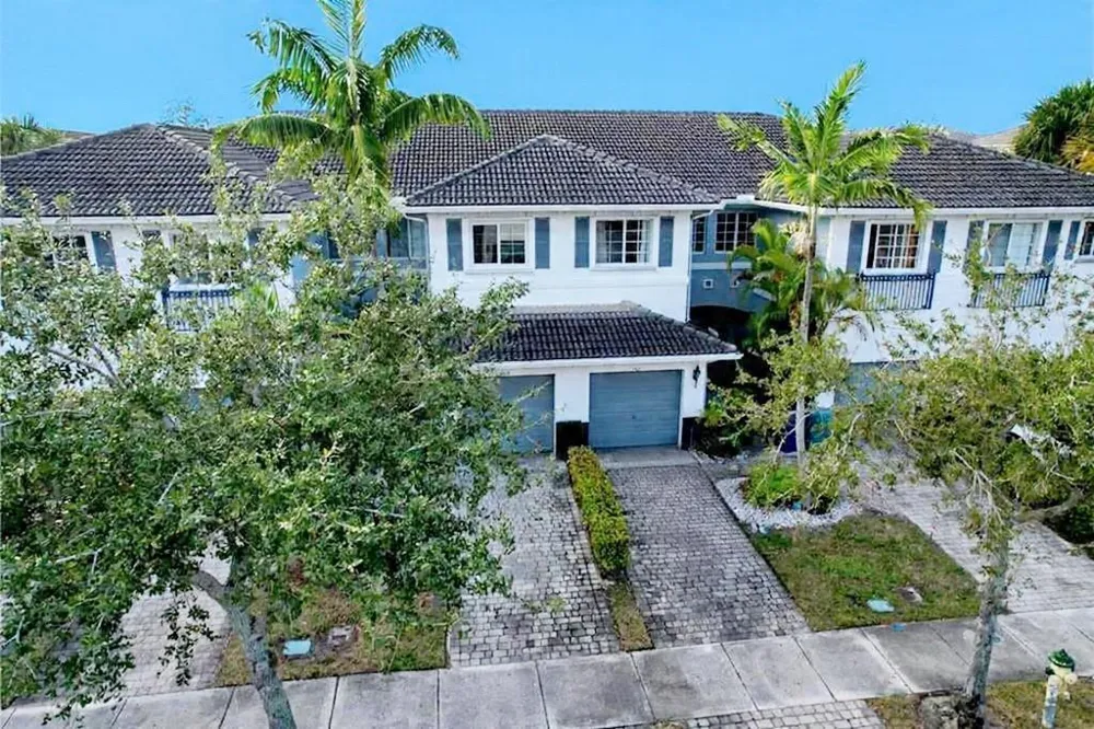 1421 NW 34TH WAY #1421 Lauderhill, FL 33311