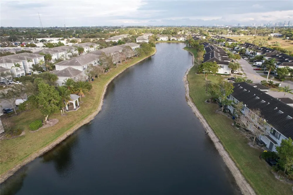 1421 NW 34TH WAY #1421 Lauderhill, FL 33311