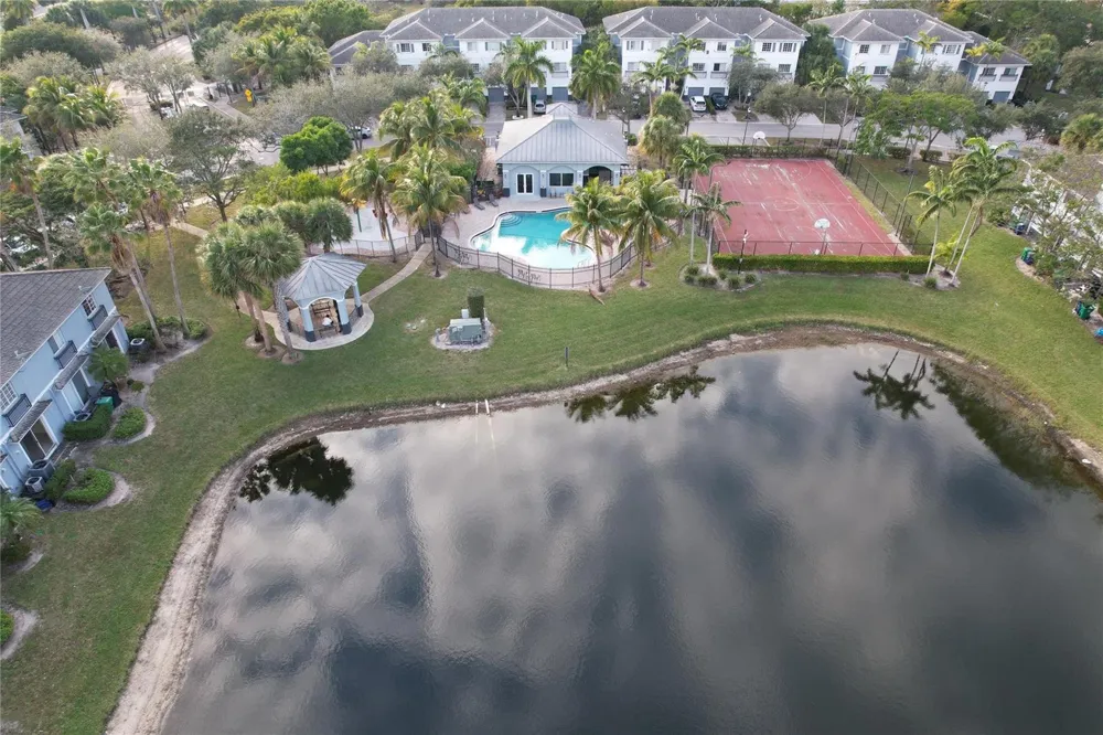 1421 NW 34TH WAY #1421 Lauderhill, FL 33311