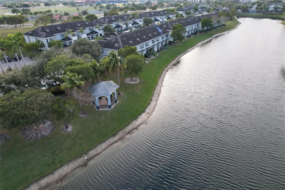1421 NW 34TH WAY #1421 Lauderhill, FL 33311