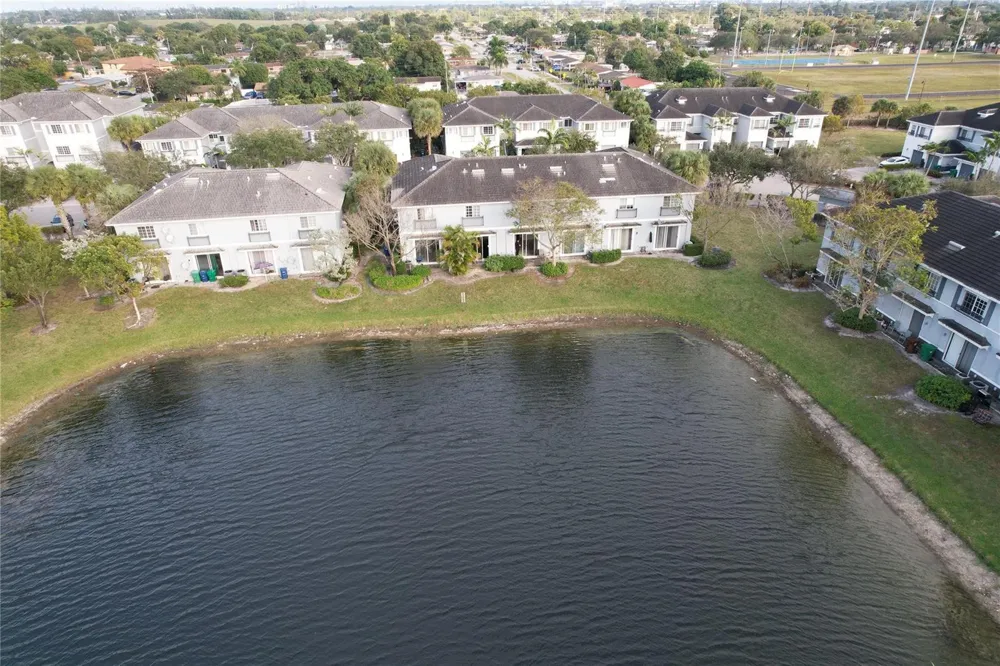 1421 NW 34TH WAY #1421 Lauderhill, FL 33311