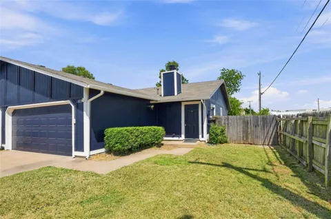 1023 Redbud Avenue