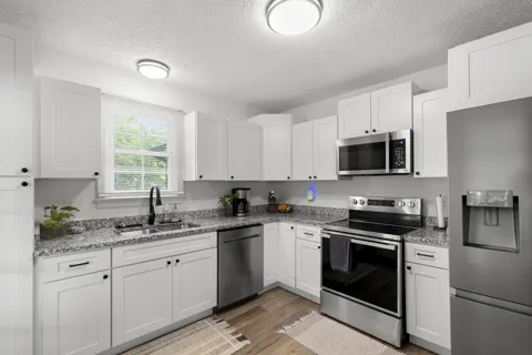 100 Brook Dr