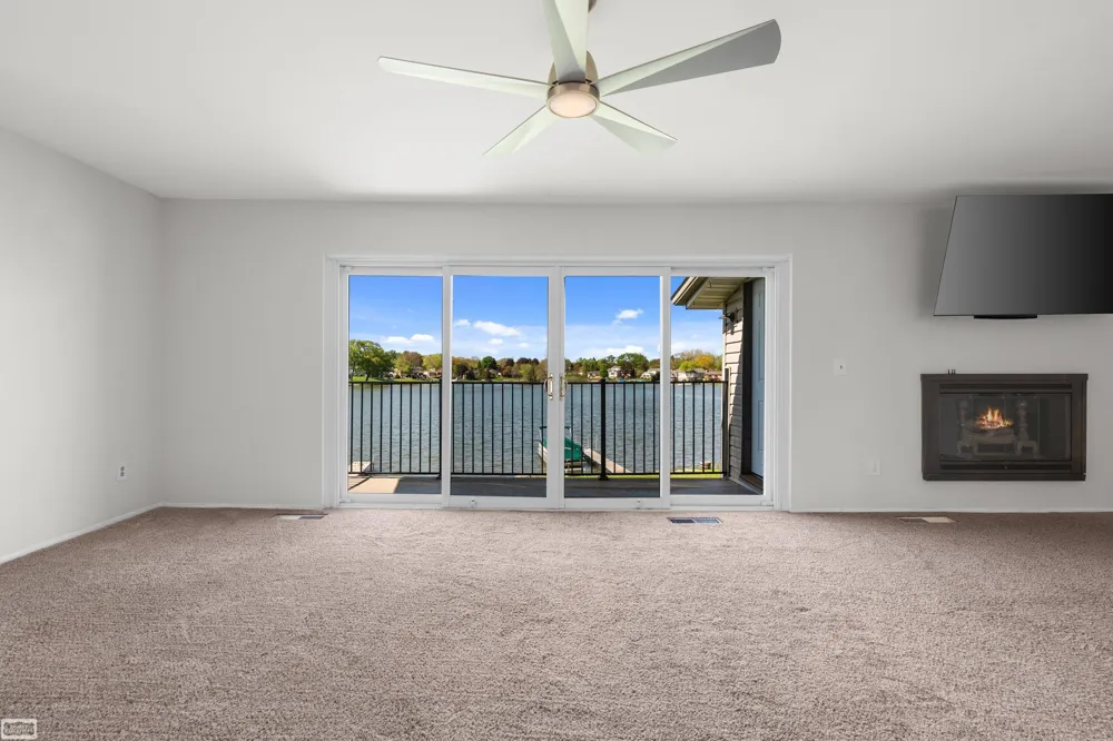 4960 Lake Point Drive Waterford Charter Township, MI 48329