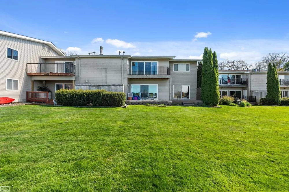 4960 Lake Point Drive Waterford Charter Township, MI 48329