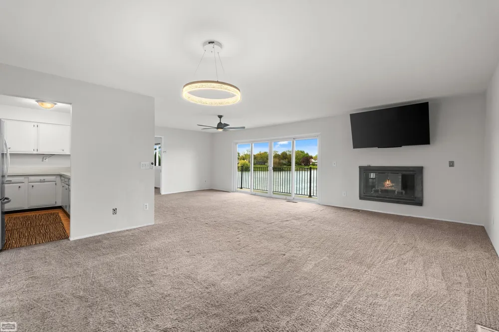 4960 Lake Point Drive Waterford Charter Township, MI 48329