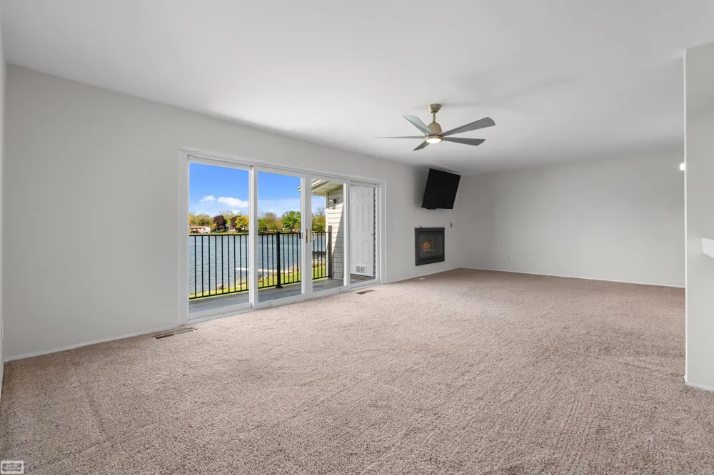 4960 Lake Point Drive Waterford Charter Township, MI 48329