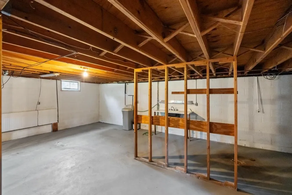 748 7th Street South Arm Township, MI 49727