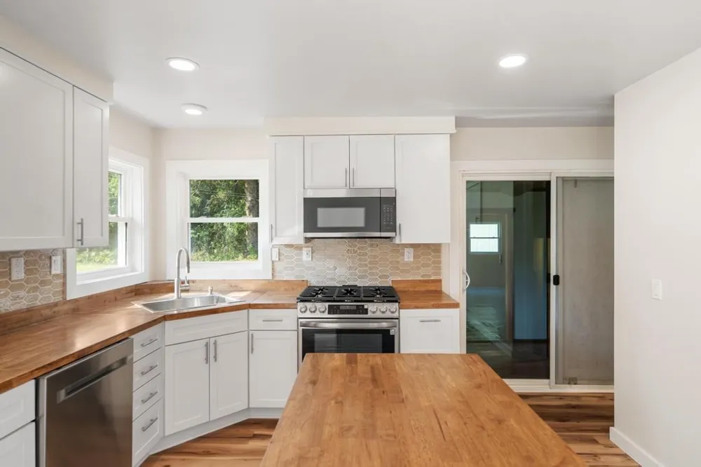 748 7th Street South Arm Township, MI 49727