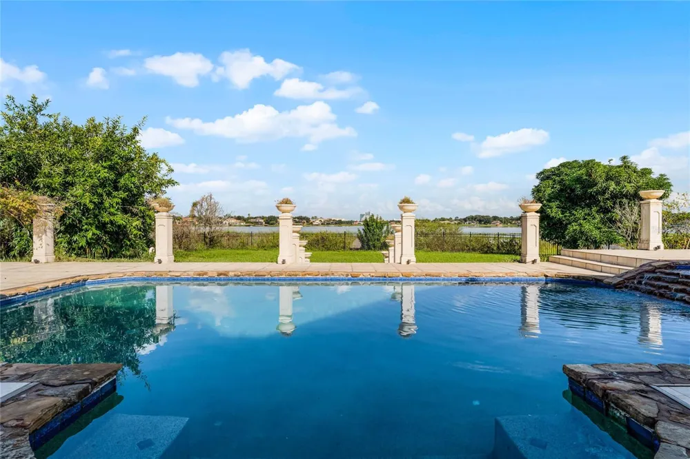 8605 BAY SHORE COVE Orlando, FL 32836