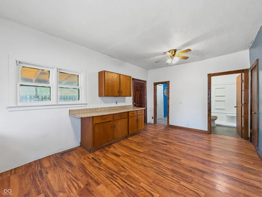 2202 Columbus Avenue Anderson, IN 46016