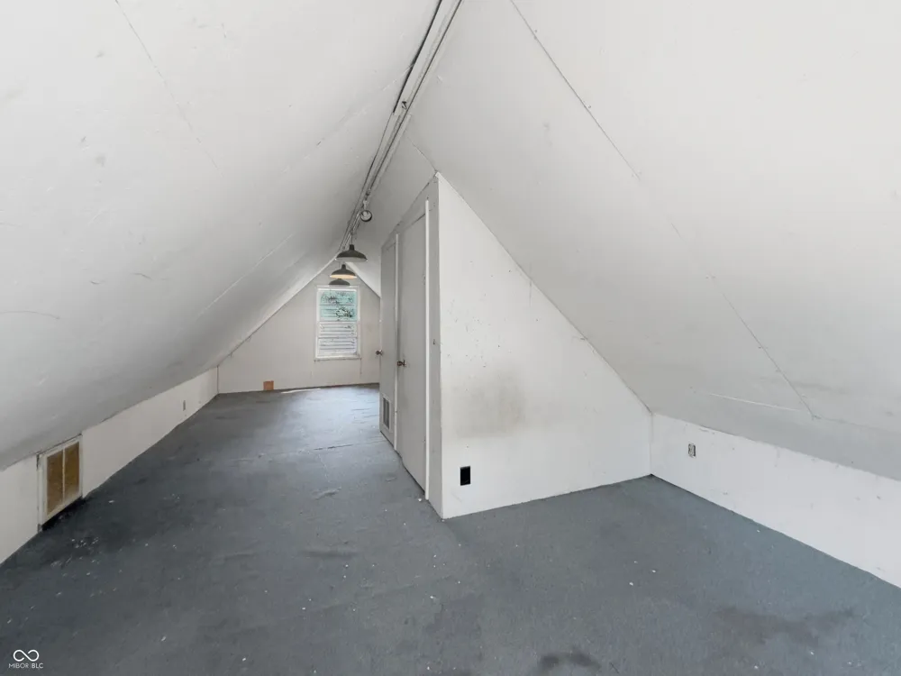 2202 Columbus Avenue Anderson, IN 46016