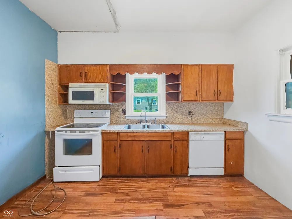 2202 Columbus Avenue Anderson, IN 46016