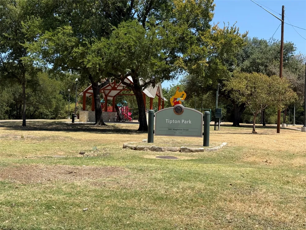 3734 Bayside Drive Dallas, TX 75212