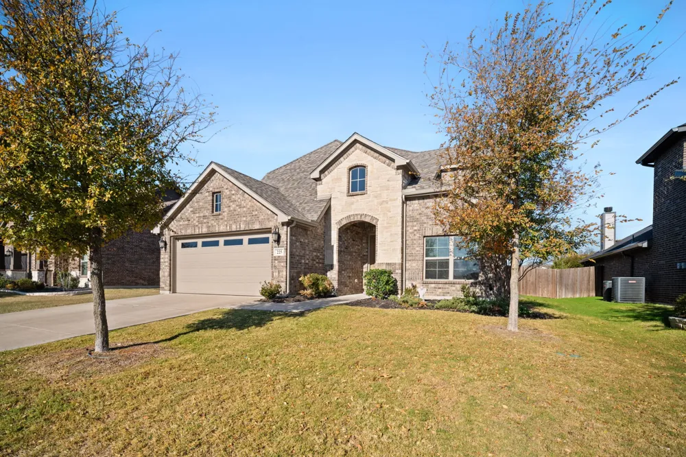 225 Lariat Trail Waxahachie, TX 75165