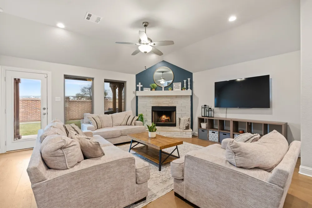 225 Lariat Trail Waxahachie, TX 75165