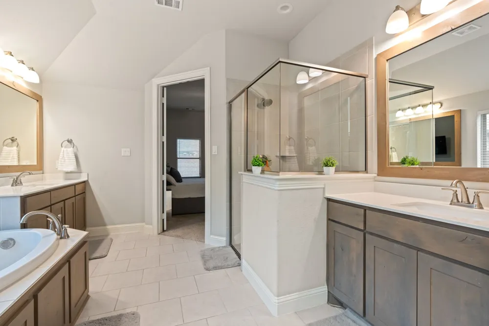 225 Lariat Trail Waxahachie, TX 75165