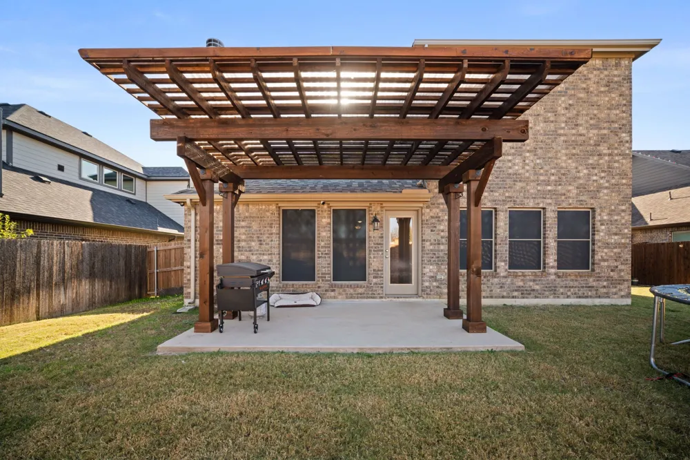 225 Lariat Trail Waxahachie, TX 75165