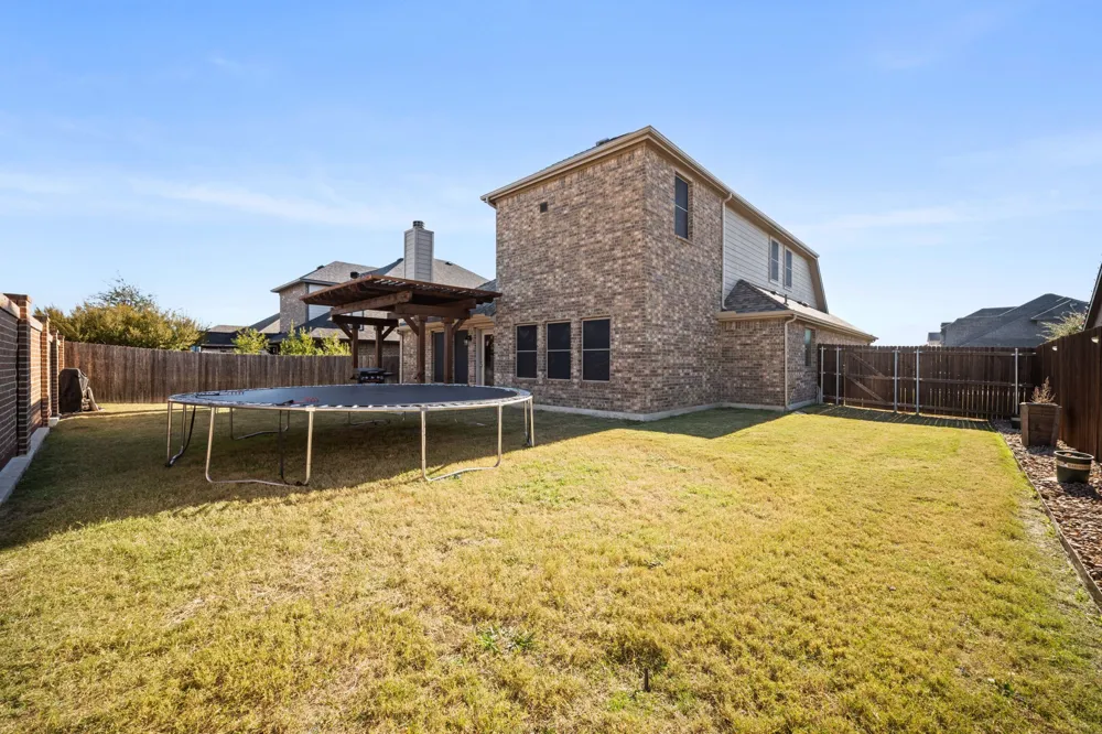 225 Lariat Trail Waxahachie, TX 75165