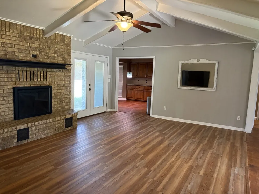 2104 Woodland Street Stephenville, TX 76401