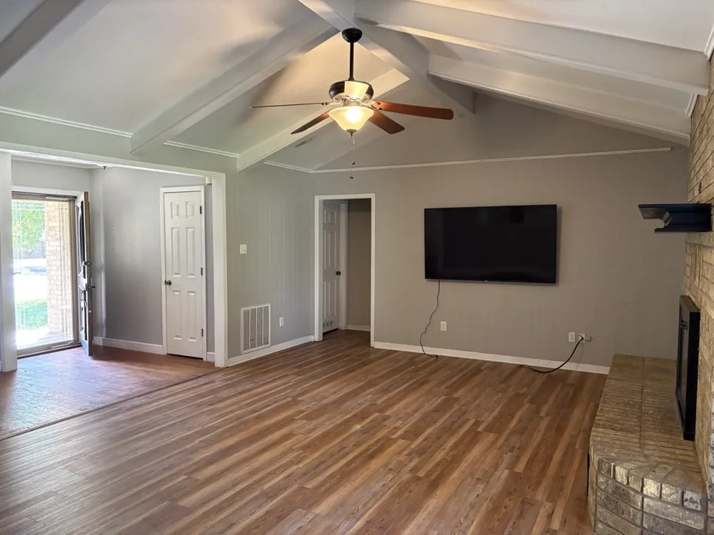2104 Woodland Street Stephenville, TX 76401