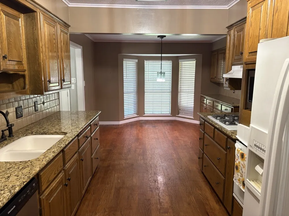 2104 Woodland Street Stephenville, TX 76401