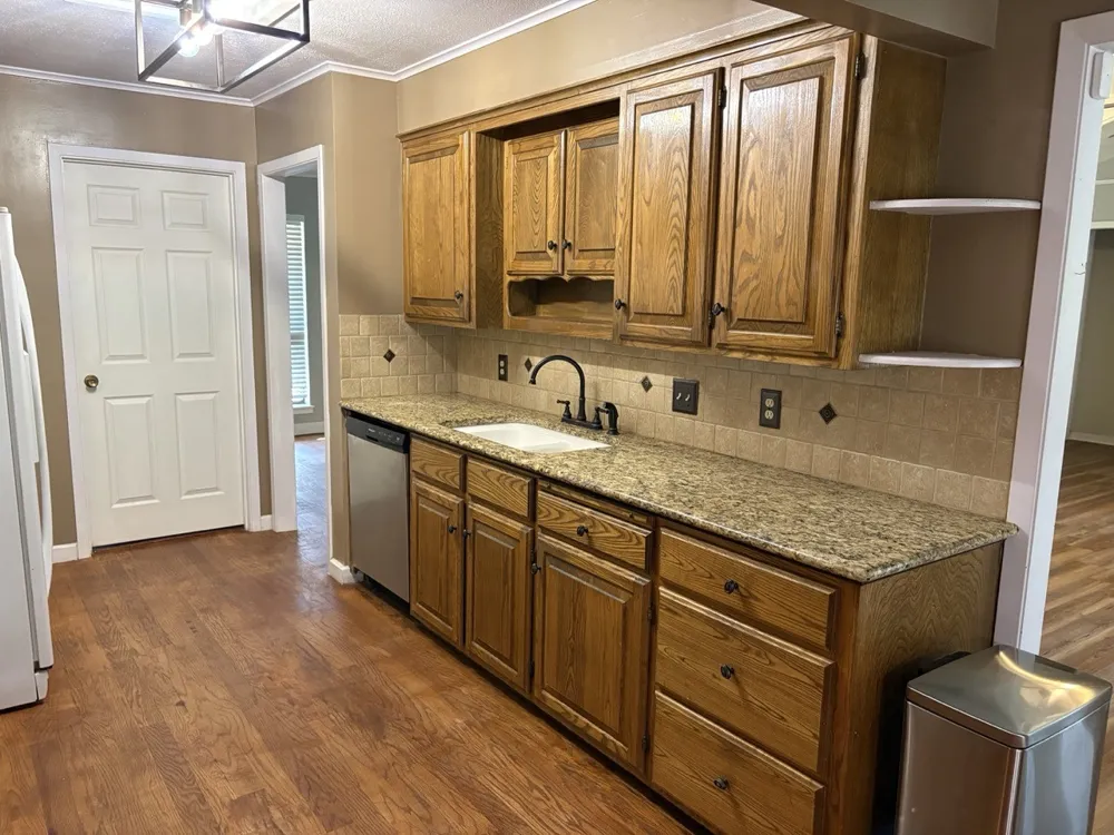 2104 Woodland Street Stephenville, TX 76401