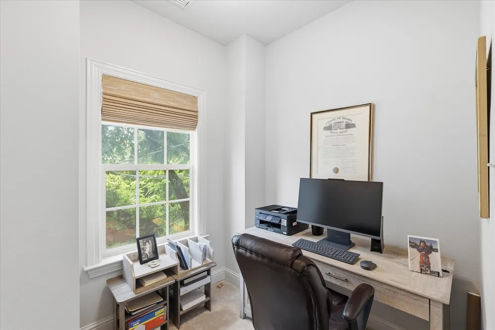 605 Montgomery Street Fort Worth, TX 76107