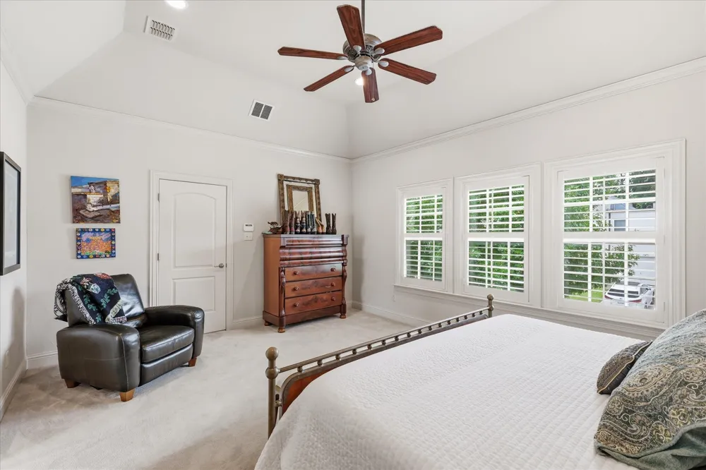 605 Montgomery Street Fort Worth, TX 76107