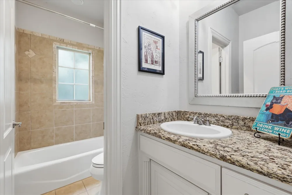 605 Montgomery Street Fort Worth, TX 76107