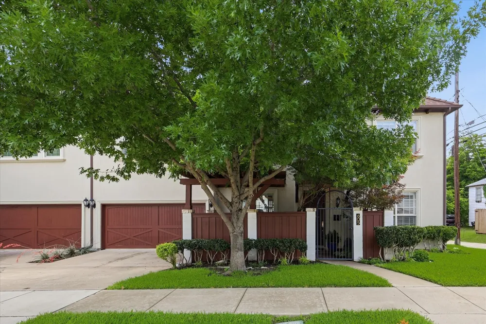605 Montgomery Street Fort Worth, TX 76107