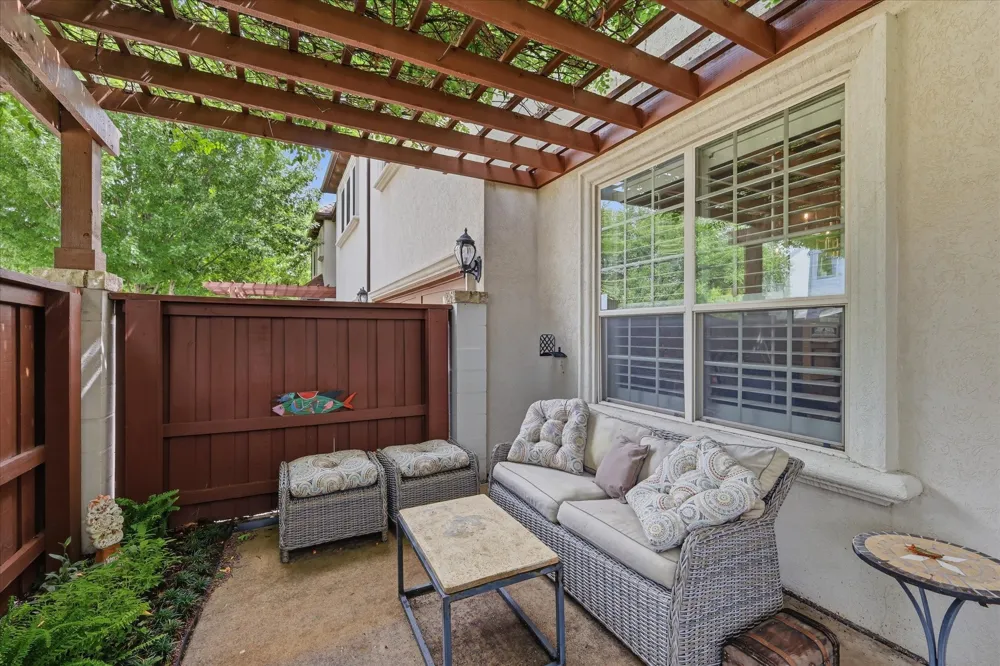 605 Montgomery Street Fort Worth, TX 76107