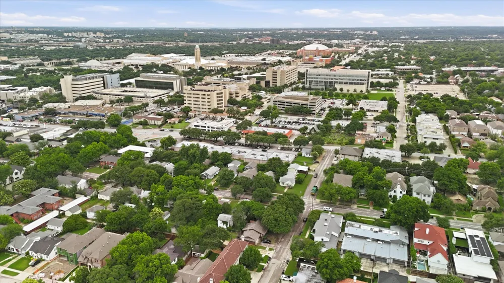 605 Montgomery Street Fort Worth, TX 76107