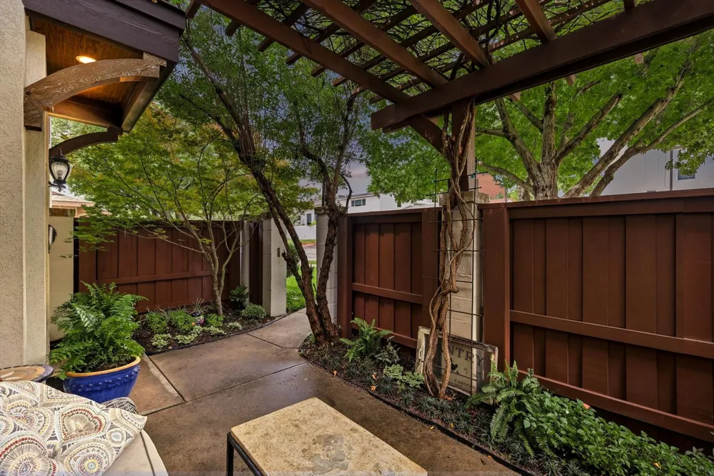 605 Montgomery Street Fort Worth, TX 76107