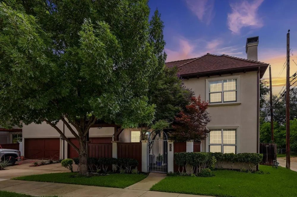 605 Montgomery Street Fort Worth, TX 76107