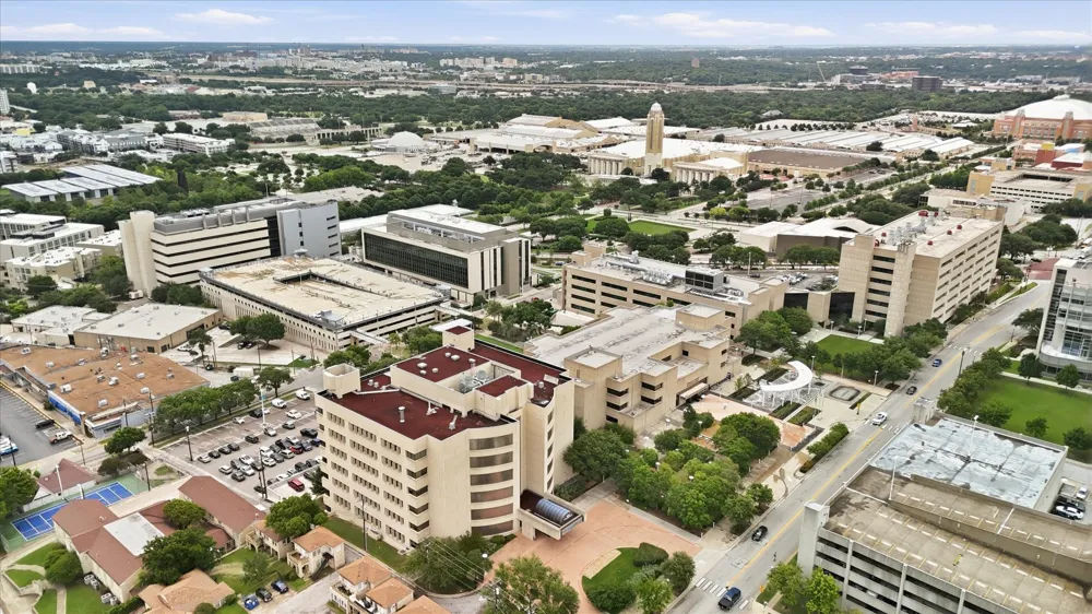 605 Montgomery Street Fort Worth, TX 76107